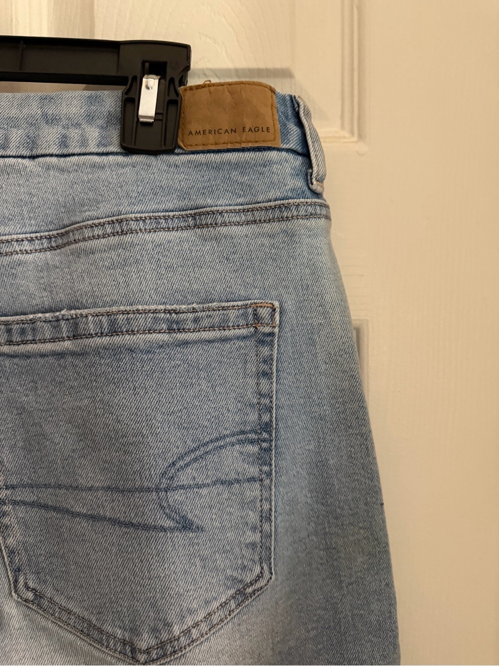 American Eagle Distressed Light Wash Mom Jeans - Picture 4 of 6